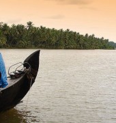 Pleasant Munnar with Backwaters Package