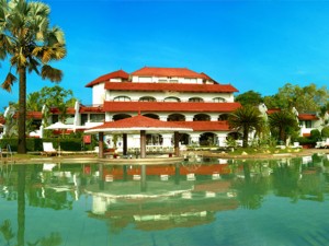 The Gateway Hotel Varkala-Poolside View