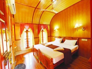 Royal Riviera Kumarakom-Houseboat_Bedroom